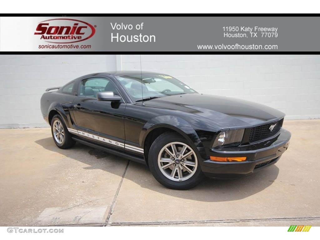 2005 Mustang V6 Premium Coupe - Black / Dark Charcoal photo #1