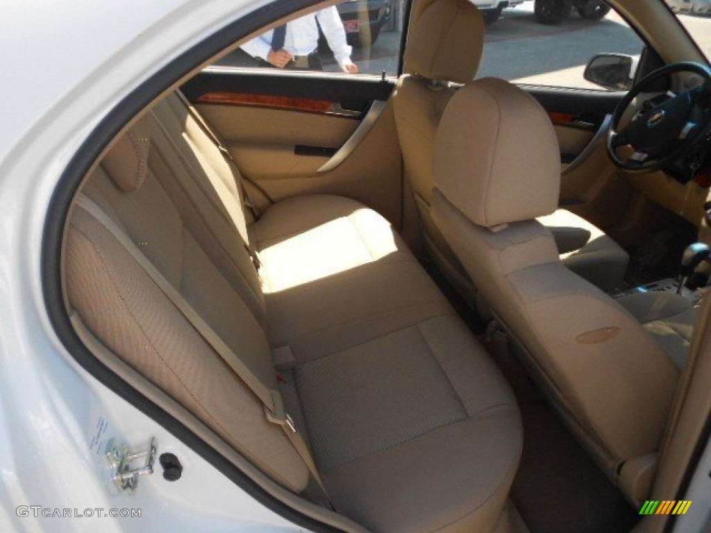 2011 Aveo LT Sedan - Summit White / Neutral photo #11