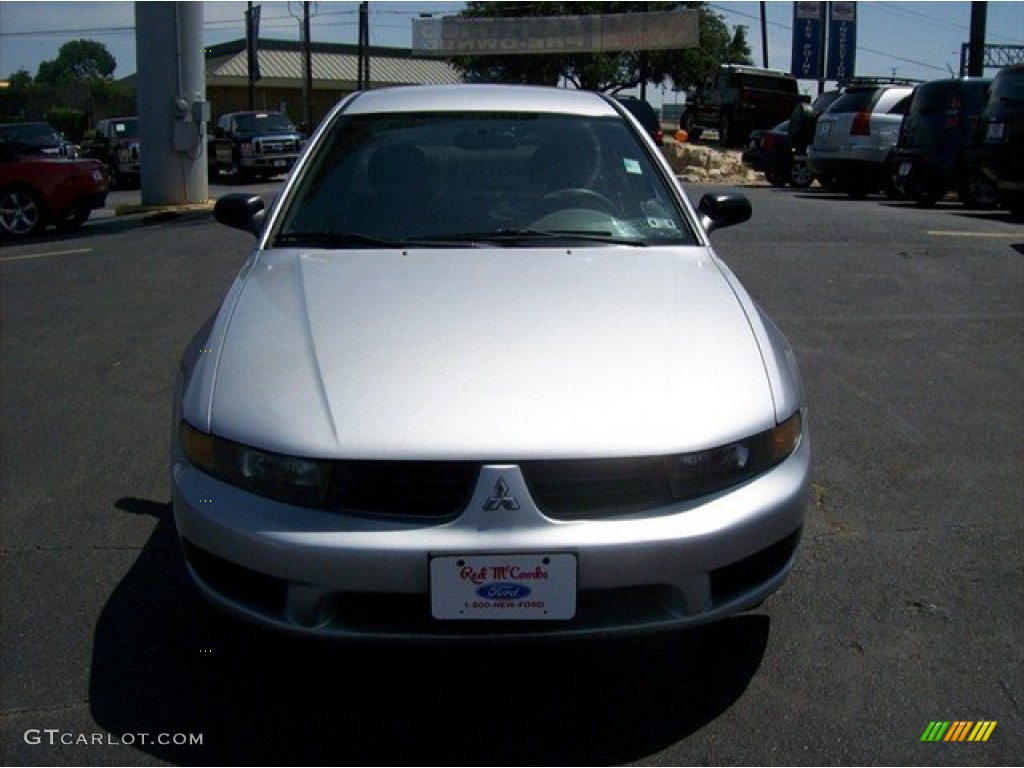 2002 Galant DE - Sterling Silver Metallic / Gray photo #17