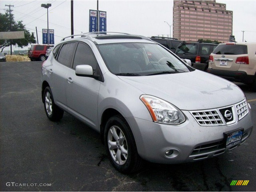 Silver Ice Nissan Rogue