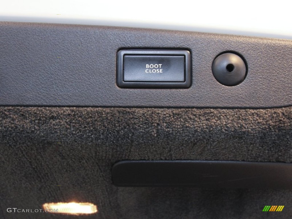 2009 Continental Flying Spur Mulliner - Glacier White / Burnt Oak photo #129