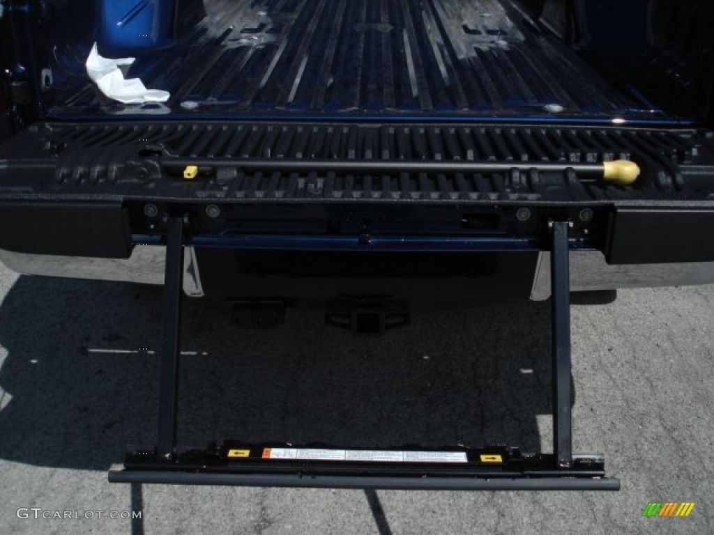 2012 F350 Super Duty XLT Regular Cab 4x4 - Dark Blue Pearl Metallic / Steel photo #9