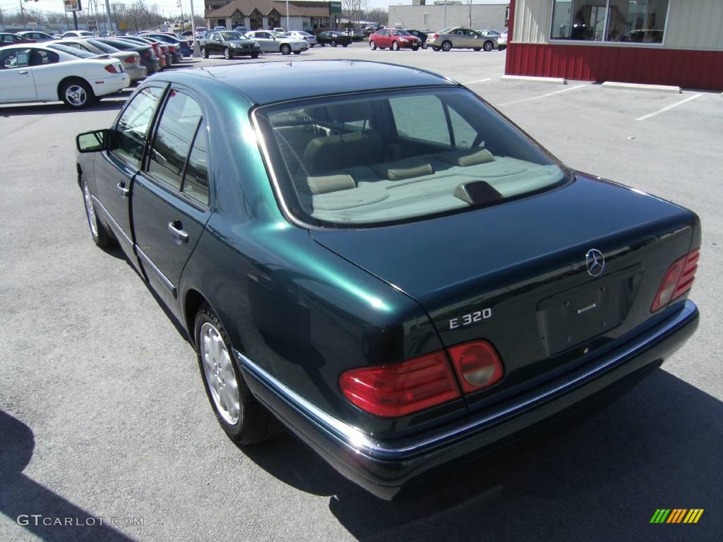 1998 E 320 Sedan - Brilliant Emerald Green Metallic / Parchment photo #4