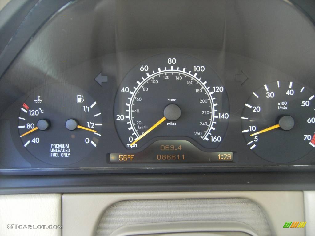 1998 E 320 Sedan - Brilliant Emerald Green Metallic / Parchment photo #9