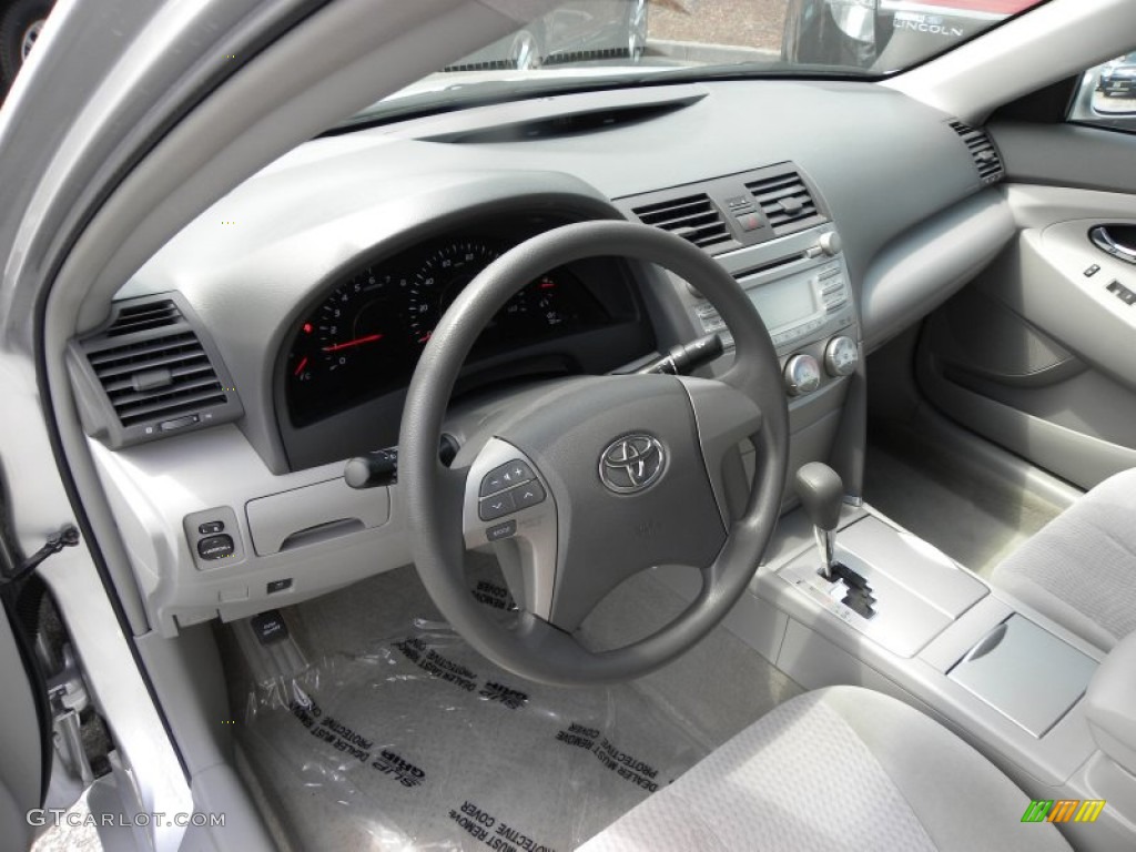 2010 Camry LE - Classic Silver Metallic / Ash Gray photo #3