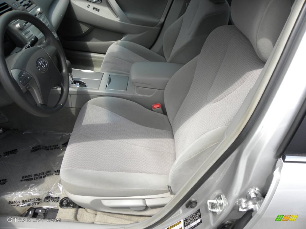 2010 Camry LE - Classic Silver Metallic / Ash Gray photo #4