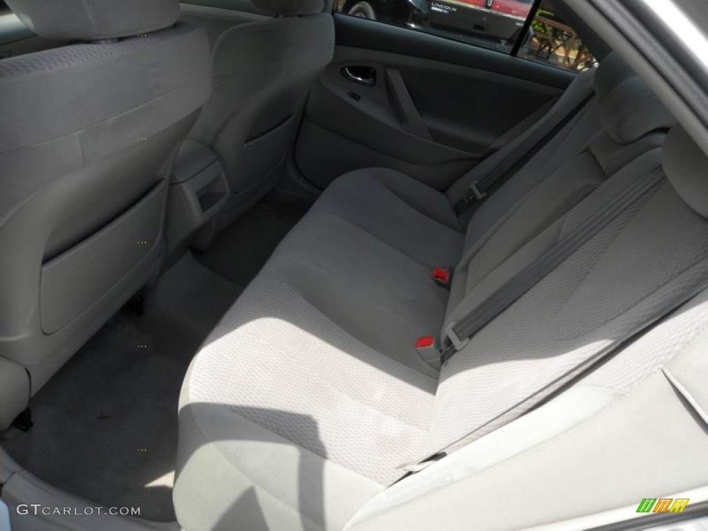2010 Camry LE - Classic Silver Metallic / Ash Gray photo #6