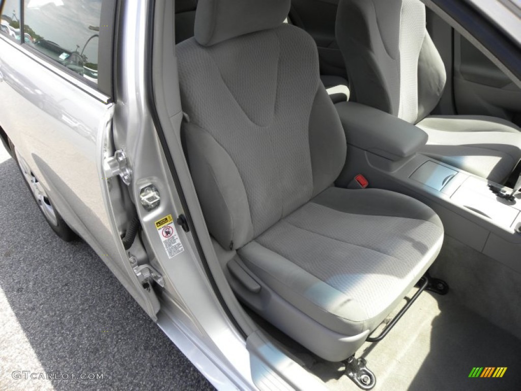 2010 Camry LE - Classic Silver Metallic / Ash Gray photo #8