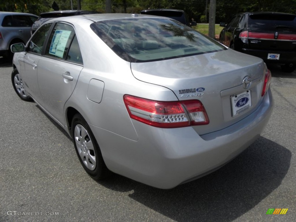 2010 Camry LE - Classic Silver Metallic / Ash Gray photo #15