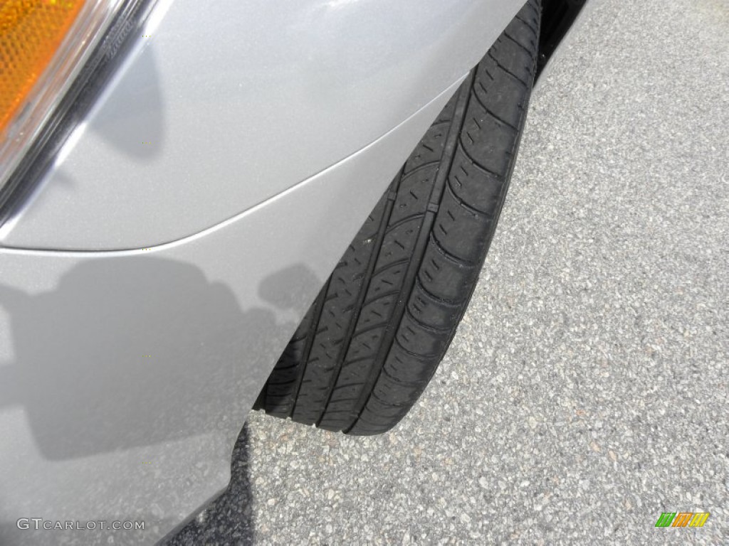 2010 Camry LE - Classic Silver Metallic / Ash Gray photo #17