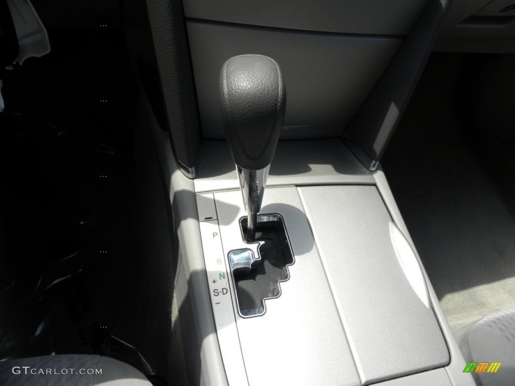 2010 Camry LE - Classic Silver Metallic / Ash Gray photo #19