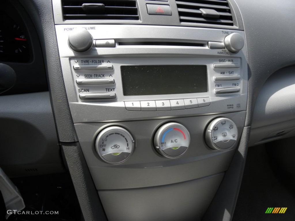 2010 Camry LE - Classic Silver Metallic / Ash Gray photo #20