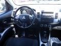 Deep Blue Metallic - Outlander XLS Photo No. 27
