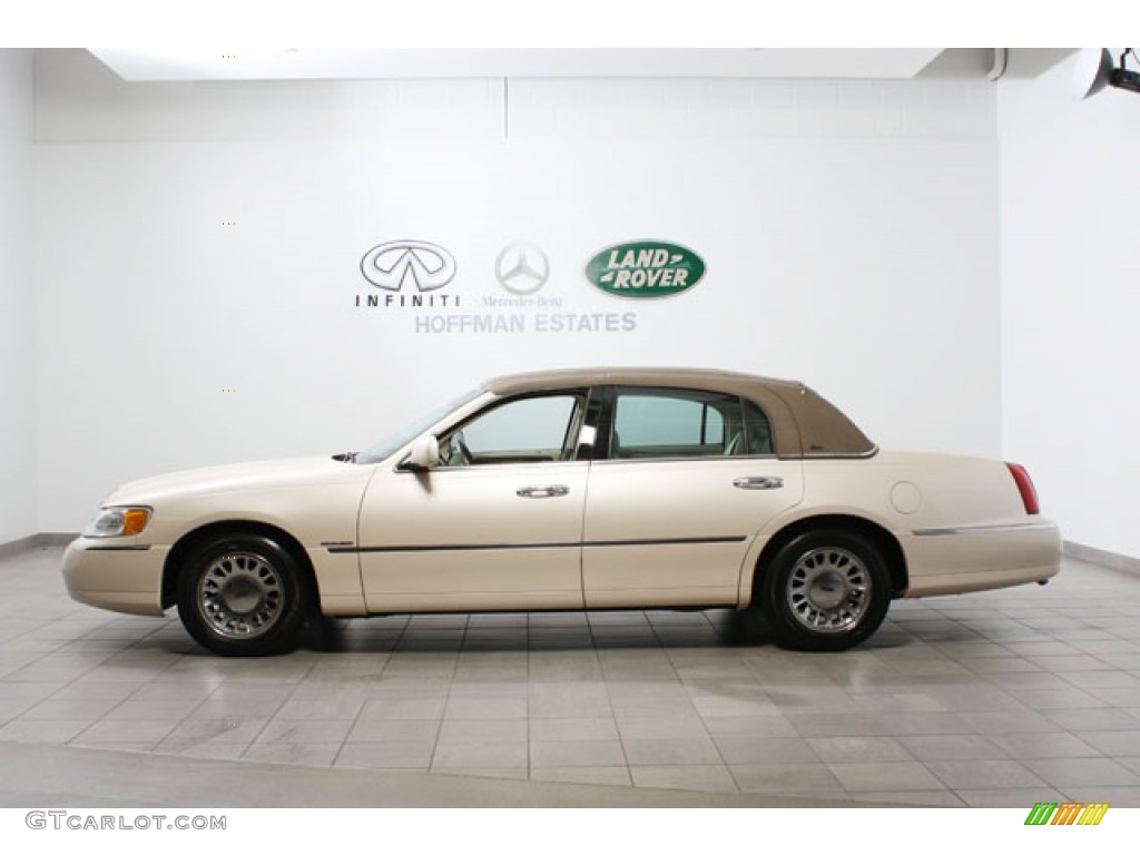 1998 Town Car Cartier - White Pearl Metallic / Light Parchment photo #2