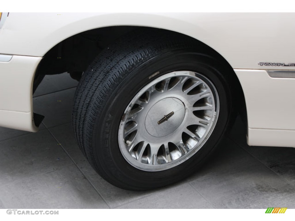 1998 Town Car Cartier - White Pearl Metallic / Light Parchment photo #24