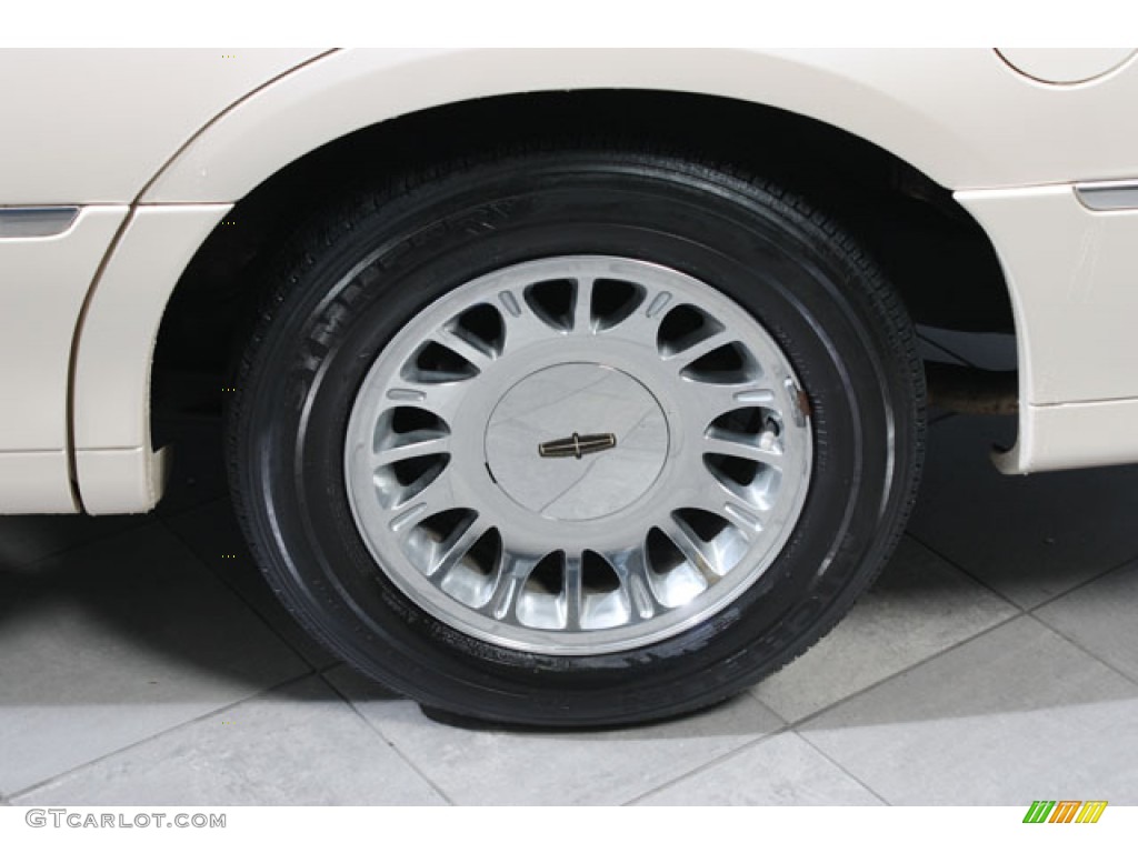 1998 Town Car Cartier - White Pearl Metallic / Light Parchment photo #25