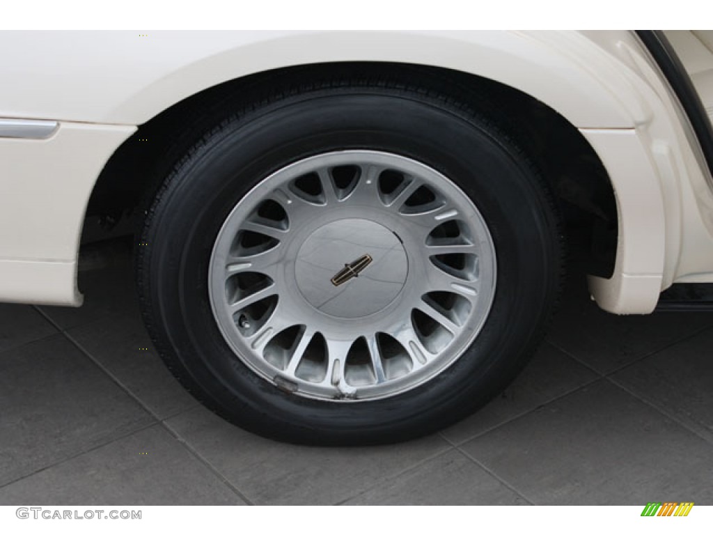 1998 Town Car Cartier - White Pearl Metallic / Light Parchment photo #27