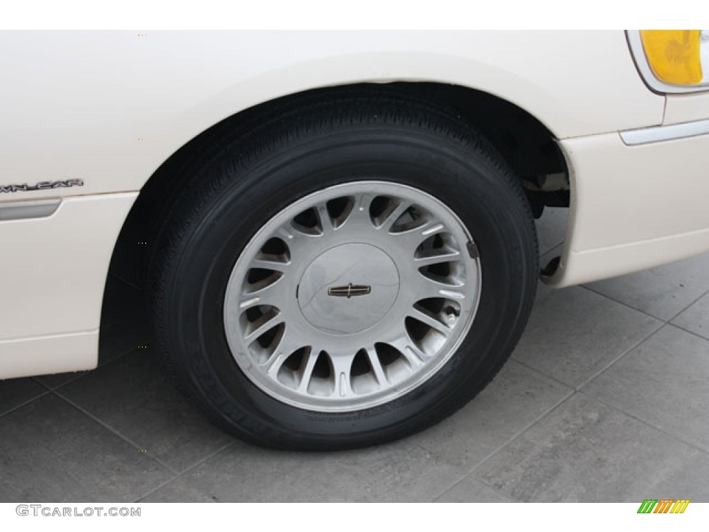 1998 Town Car Cartier - White Pearl Metallic / Light Parchment photo #28