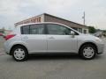 Brilliant Silver - Versa 1.8 S Hatchback Photo No. 8