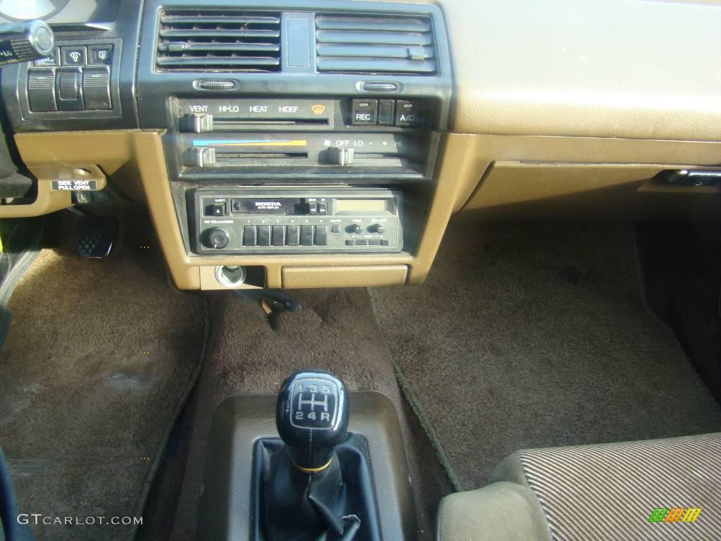 1988 Accord DX Hatchback - Gold Metallic / Beige photo #13