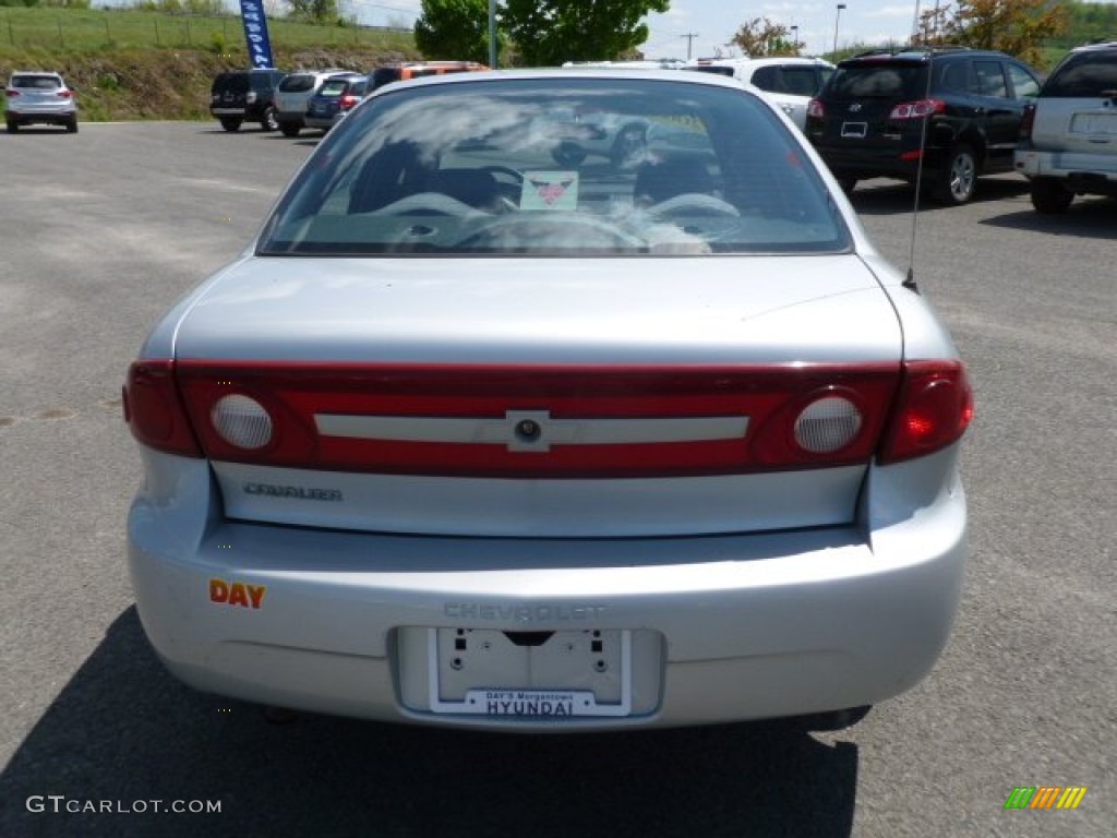 2003 Cavalier Sedan - Ultra Silver Metallic / Graphite Gray photo #6