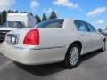 2004 Light French Silk Lincoln Town Car Ultimate  photo #3
