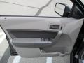 Black - Focus SE Sedan Photo No. 11