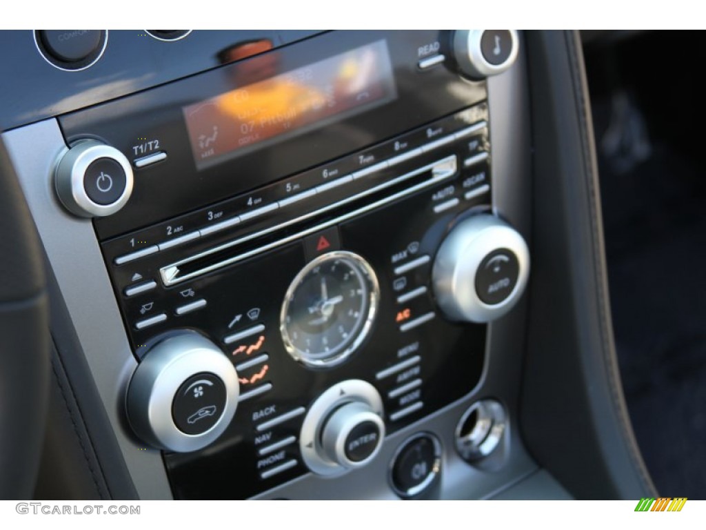 2011 Aston Martin V8 Vantage N420 Roadster Controls Photos