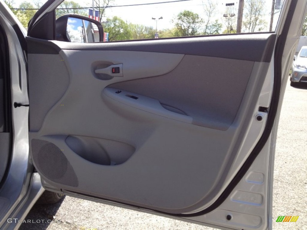 2009 Corolla LE - Classic Silver Metallic / Ash photo #20