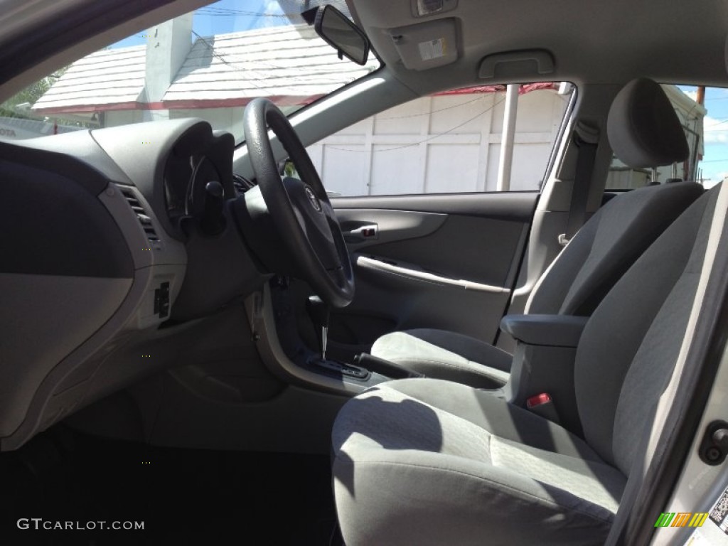 2009 Corolla LE - Classic Silver Metallic / Ash photo #25