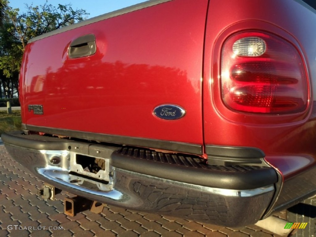 2002 F150 Lariat SuperCrew 4x4 - Toreador Red Metallic / Medium Parchment photo #22