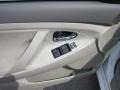 Super White - Camry LE Photo No. 17