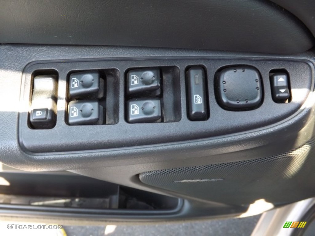 2004 Silverado 1500 LS Crew Cab - Silver Birch Metallic / Dark Charcoal photo #15
