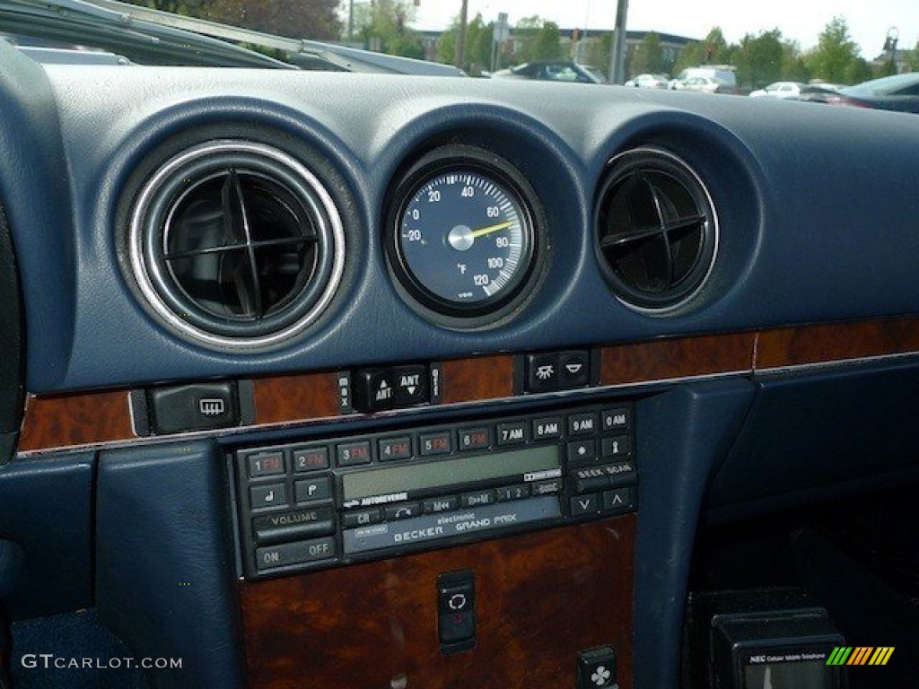 1988 Mercedes-Benz SL Class 560 SL Roadster Controls Photo #64470915