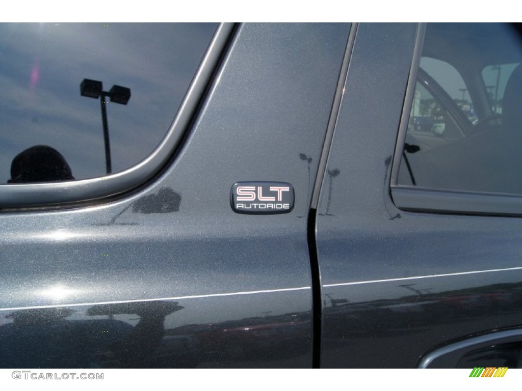 2004 GMC Yukon SLT Marks and Logos Photo #64472715