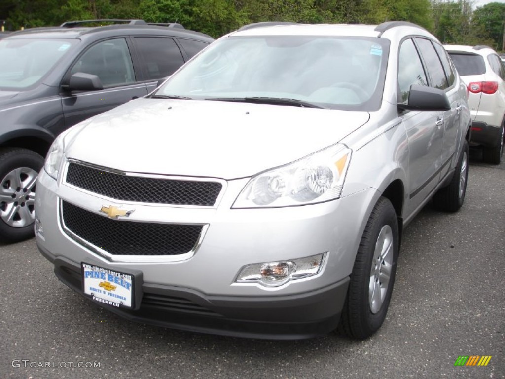 2012 Traverse LS AWD - Silver Ice Metallic / Dark Gray/Light Gray photo #1