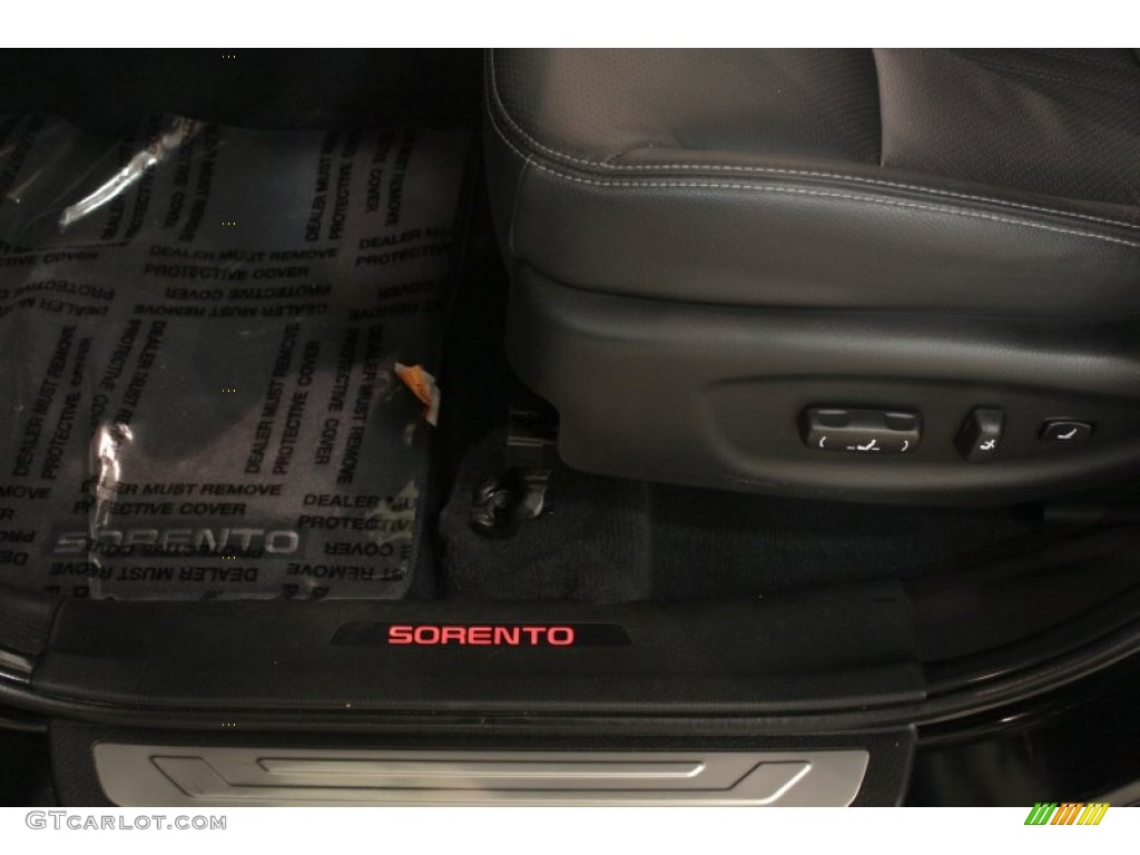 2011 Sorento SX V6 AWD - Ebony Black / Black photo #9