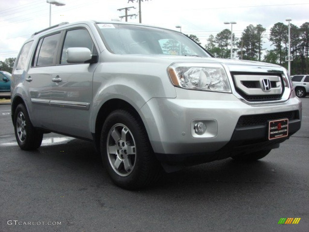 Alabaster Silver Metallic Honda Pilot