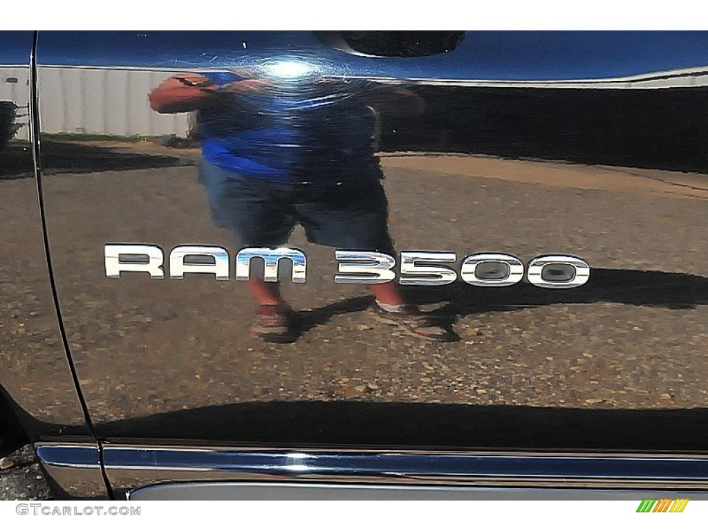 2004 Ram 3500 SLT Quad Cab 4x4 Chassis - Black / Dark Slate Gray photo #3