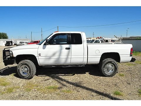 1999 Dodge Ram 2500 ST Extended Cab 4x4 Data, Info and Specs