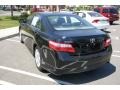 Black - Camry SE Photo No. 7