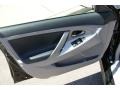 Black - Camry SE Photo No. 11