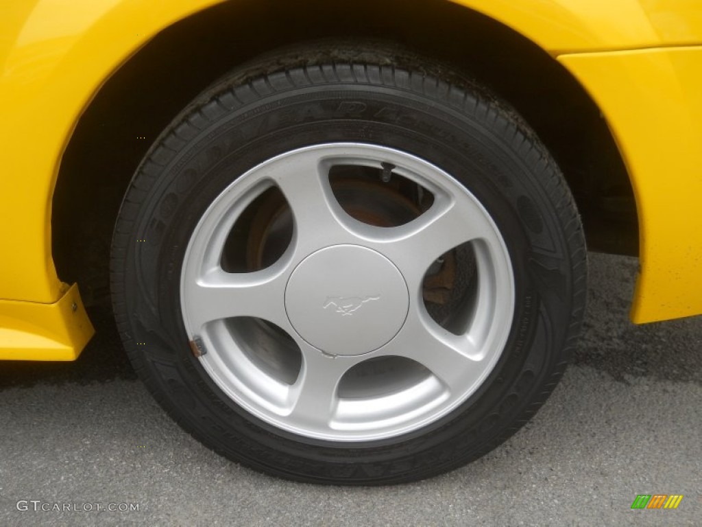 2004 Ford Mustang V6 Coupe Wheel Photo #64494687