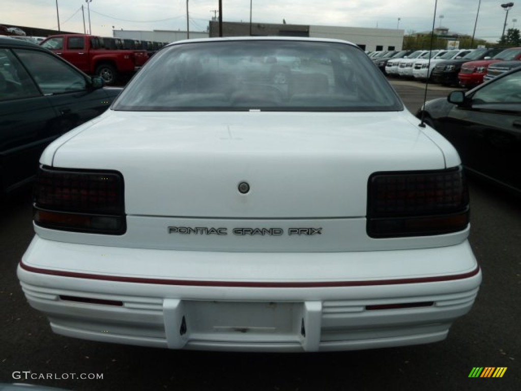 1995 Grand Prix SE Coupe - Bright White / Pewter photo #3