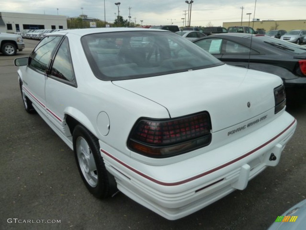 1995 Grand Prix SE Coupe - Bright White / Pewter photo #4