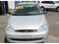 2002 CD Silver Metallic Ford Focus SE Wagon  photo #2