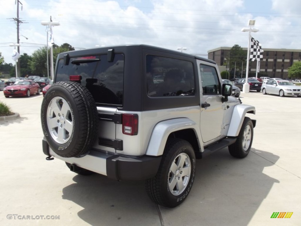 2011 Wrangler Sahara 4x4 - Bright Silver Metallic / Black photo #3