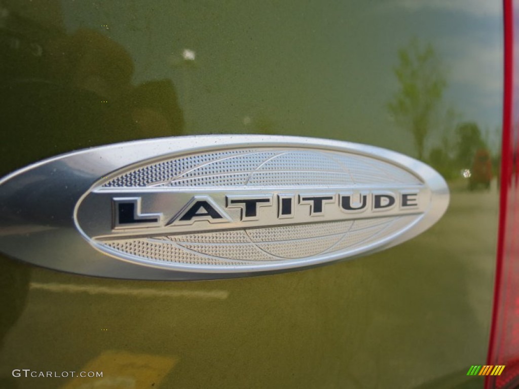 2012 Patriot Latitude - Rescue Green Metallic / Dark Slate Gray photo #9