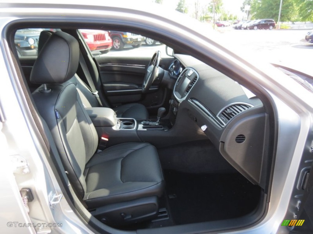 2012 300 C - Bright Silver Metallic / Black photo #9