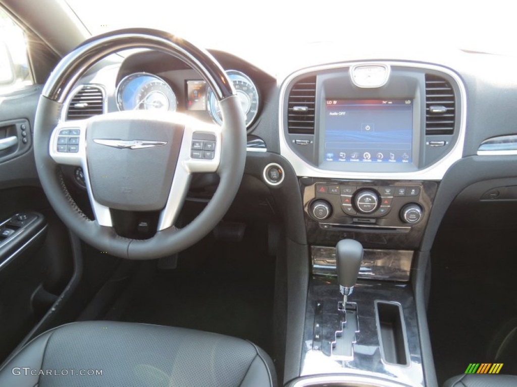 2012 300 C - Bright Silver Metallic / Black photo #11
